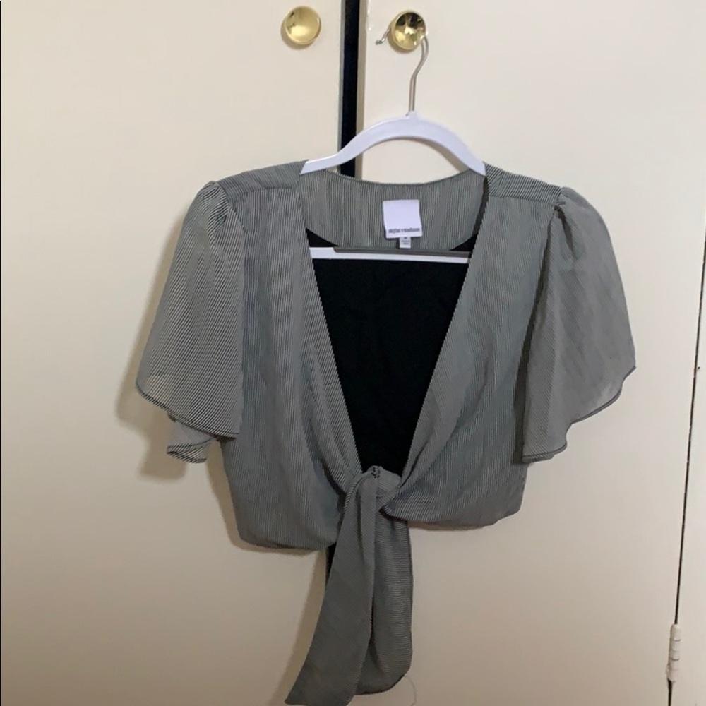 Skylar +Madison tie top